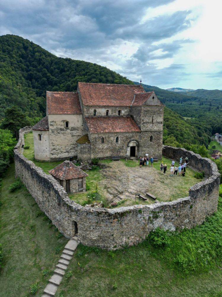 Platforma „România Atractivă” se extinde cu 450 de noi obiective turistice şi devine disponibilă în şase limbi